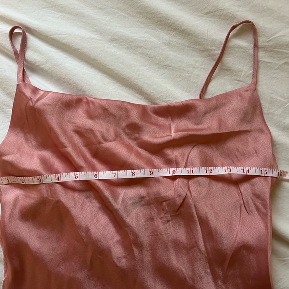 Pink satin looking dress - Picture 4 of 10